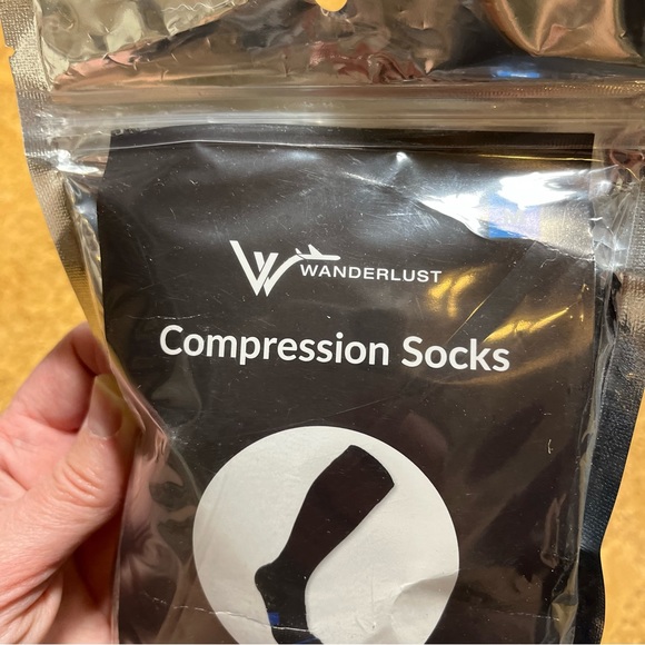 Wanderlust Unisex Everyday Use Compression Socks In Black New Sealed Bag Sz M - Picture 3 of 7